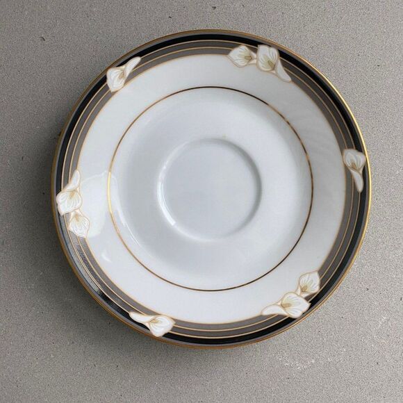 1985 Vintage Noritake Legendary Ellington Lily Design Footed Cup and Saucer Set - Picture 2 of 5